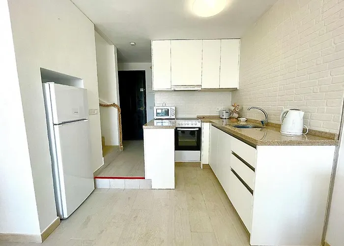 Dona Lola Miriam - Nice Duplex 1 Bedroom Apartment With Open Sea Views Close To Restaurants And Bars Between Marbella And Fuengirola - Costa Del Sol - Cs166