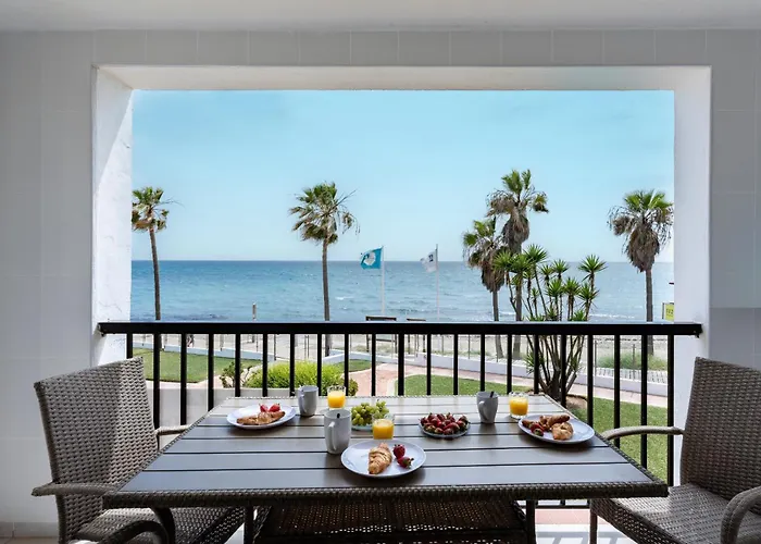Dona Lola Micaela Beach Front Duplex 2 Bedroom Apartment - Open Sea And Beach Views Surrounded By Bars And Restaurants - Costa Del Sol - Cs199